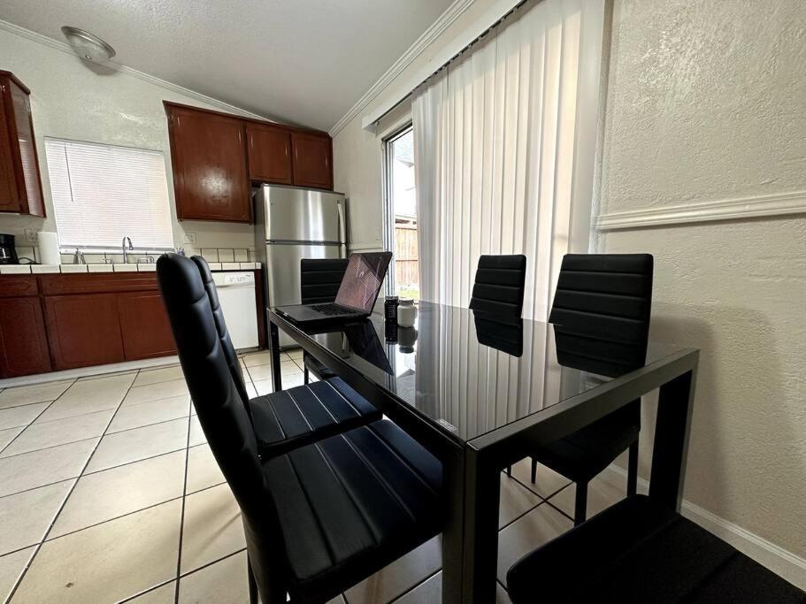 Comfortable House W/ Wi-Fi/Tv - Turlock,Ca Exteriör bild